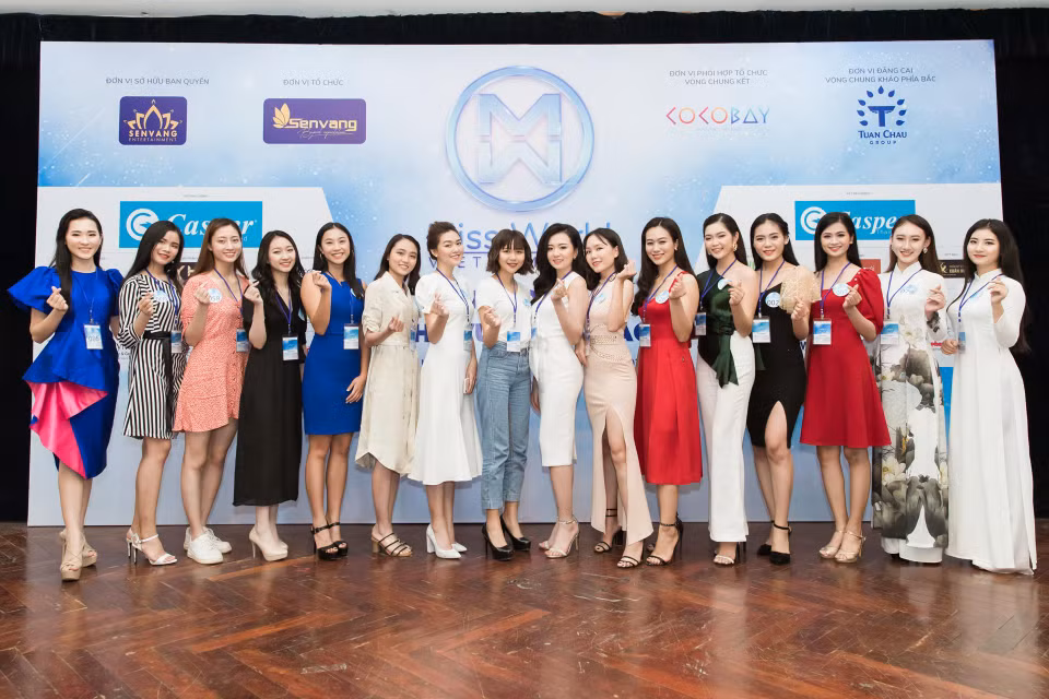Dàn thí sinh thế hệ 10X. (Ảnh: Huy Nguyễn/Vietnam+)