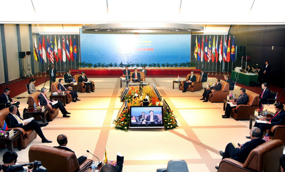 Phiên họp kín các Trưởng đoàn Hội nghị Cấp cao ASEAN lần thứ 17 tại Hà Nội, ngày 28/10/2010 - Năm đầu tiên Việt Nam làm Chủ tịch ASEAN. (Ảnh: Nguyễn Dân/TTXVN)