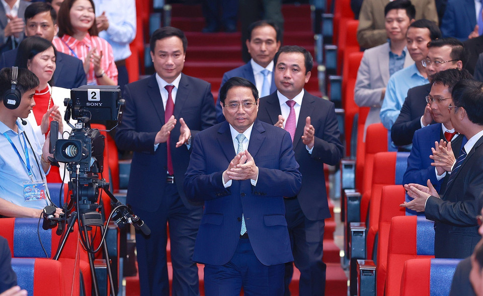 Thủ tướng Phạm Minh Chính đến dự Lễ công bố quyết định công nhận tỉnh Hải Dương hoàn thành nhiệm vụ xây dựng nông thôn mới. (Ảnh: Dương Giang/TTXVN)