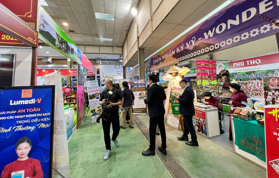 Với mục tiêu khắc phục hậu quả của đại dịch COVID-19, phục hồi và phát triển du lịch trong bối cảnh mới, tại VITM, Hiệp hội Du lịch Việt Nam sẽ phối hợp với Tổng cục Du lịch triển khai nhiều hoạt động chuyên môn. (Ảnh: Mai Mai/Vietnam+)