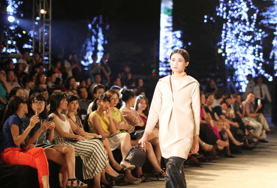 Ngô Thái Bảo Loan là nhà thiết kế trẻ trưởng thành từ cuộc thi Project Runway. (Ảnh: Xuân Mai/Vietnam+)