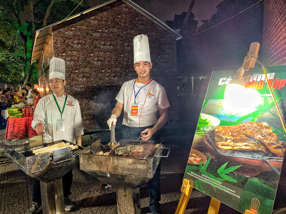 Ẩm thực vùng Tây Bắc với các món như gà nướng mắc kén, cá nướng Pa pỉnh tộp, cơm lam Pắc Pó... (Ảnh: M.Mai/Vietnam+)