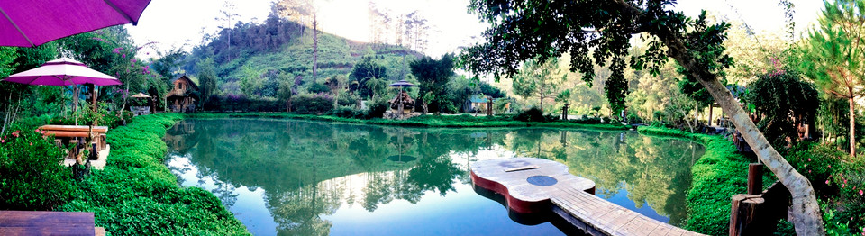 Một góc hồ của Ma Rừng lữ quán. (Ảnh: Xuân Mai/Vietnam+)