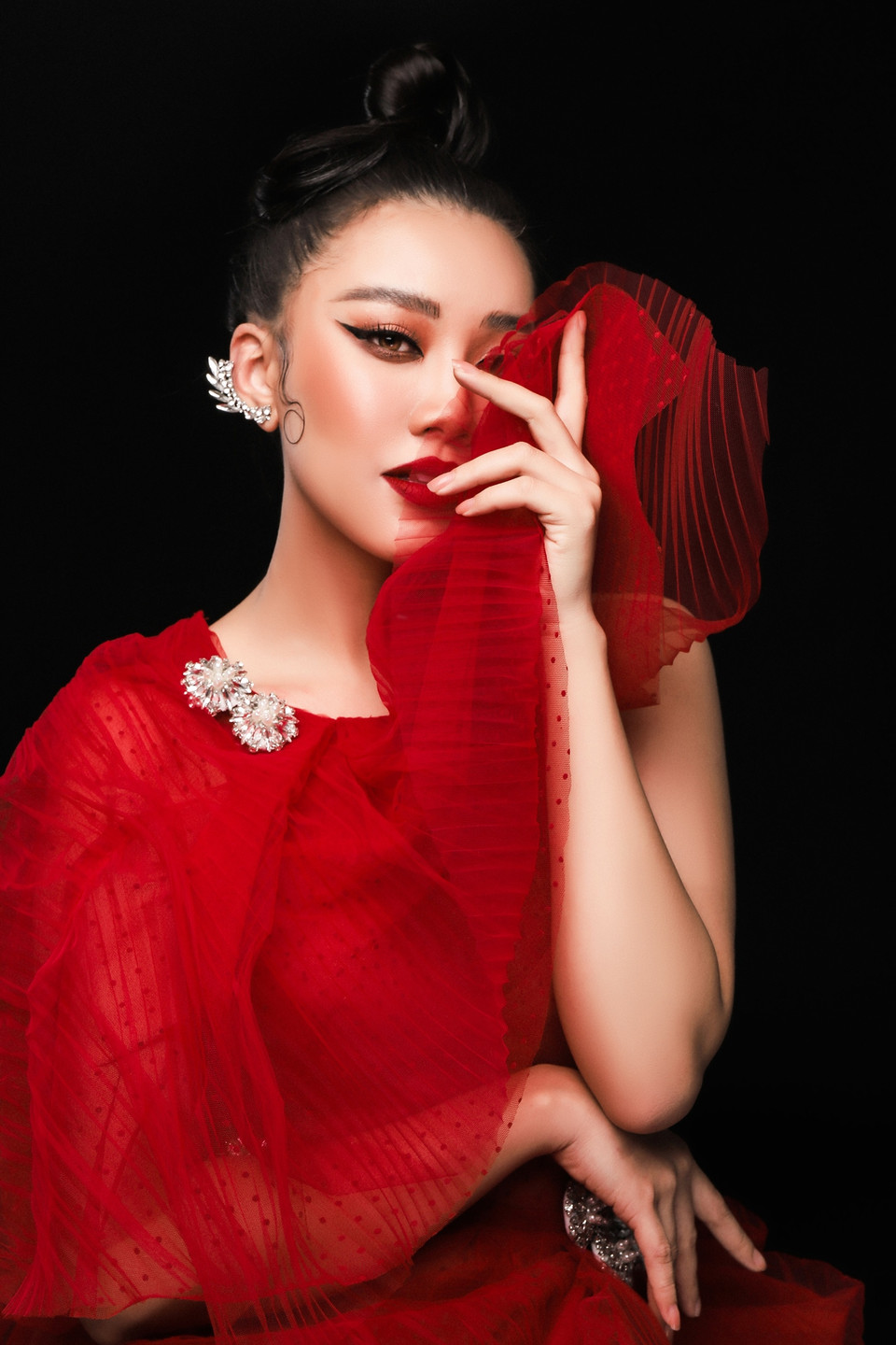 Bên cạnh đó, cô thường chạy bộ quanh khu vực đang sinh sống để tăng sức bền cho các khớp cơ. Với quyết tâm phải giảm cân, sau 1 tháng, Á hậu Kim Duyên giảm được gần 4 ký. Cô đặt mục tiêu sẽ giảm thêm 5-6 kg nữa. (Ảnh: CTV/Vietnam+)