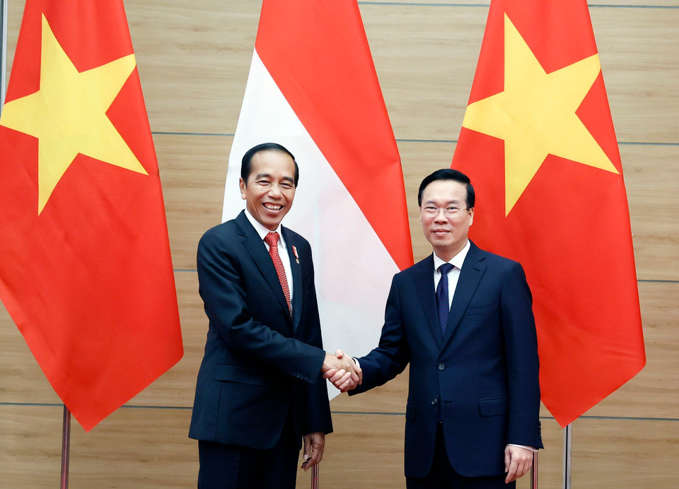 Chủ tịch nước Võ Văn Thưởng và Tổng thống Indonesia Joko Widodo. (Ảnh: Thống Nhất/TTXVN)