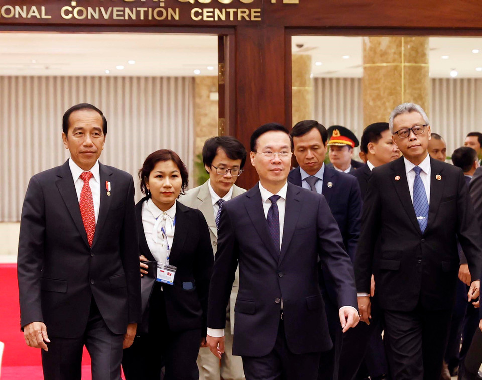 Chủ tịch nước Võ Văn Thưởng và Tổng thống Indonesia Joko Widodo. (Ảnh: Thống Nhất/TTXVN)