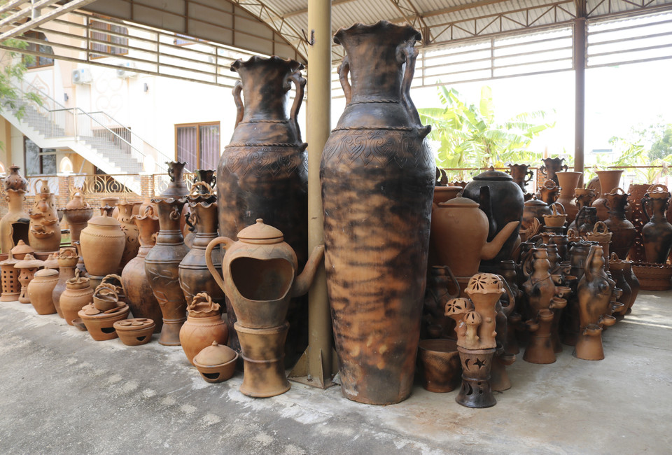 Sản phẩm gốm Chăm Bàu Trúc nổi tiếng của tỉnh Ninh Thuận. (Ảnh: Nguyễn Thành/TTXVN)