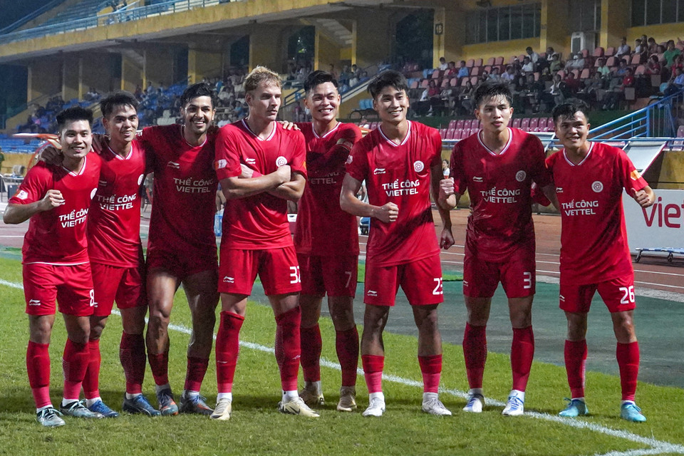 Các cầu thủ Thể Công-Viettel ăn mừng bàn thắng. (Ảnh: Việt Anh/Vietnam+)