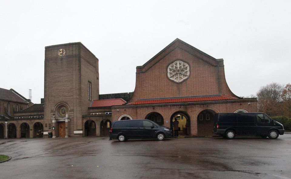 Đài hóa thân hoàn vũ South West Middlesex, ngoại ô London, nơi hỏa thiêu 7 thi thể nạn nhân. (Ảnh: Nhóm PV TTXVN tại Anh)