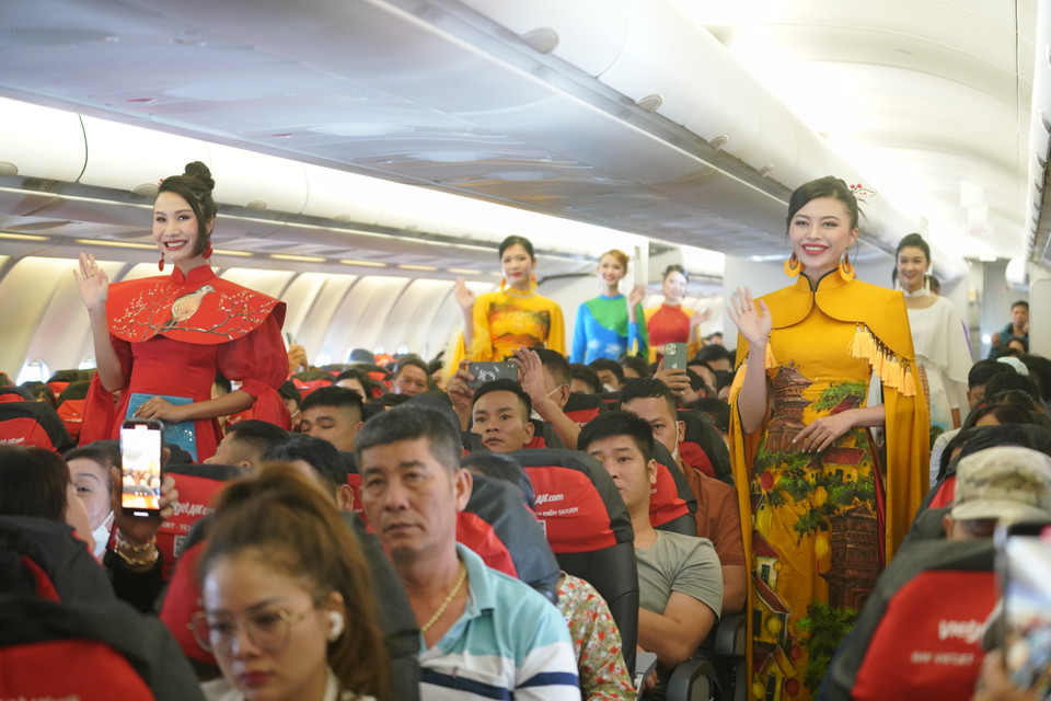 Trong suốt những năm qua, Vietjet không chỉ chắp cánh ước mơ bay cho hàng trăm triệu khách hàng, mà còn luôn nỗ lực để mang tới những giá trị tốt đẹp cho cộng đồng, đồng hành cùng các hoạt động xúc tiến du lịch, quảng bá hình ảnh, thúc đẩy phát triển kinh tế, xã hội tại khắp các địa phương, điểm đến mà hãng có đường bay tới.