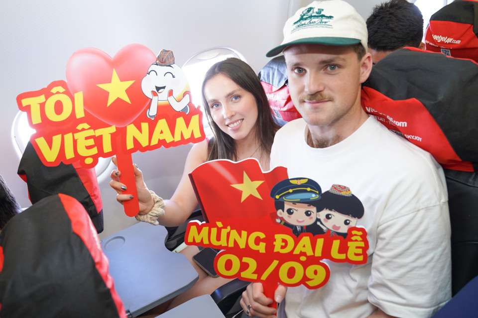 Đây là một trong những hoạt động được Hãng Hàng không Vietjet triển khai chào mừng kỷ niệm niệm ngày Quốc khánh 2/9, khơi gợi niềm tự hào dân tộc đến với người dân cả nước, lan toả hình ảnh Việt Nam tươi đẹp, hiếu khách tới với bạn bè quốc tế. 