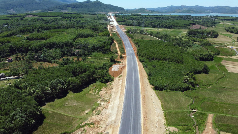 Cao tốc quốc lộ 45-Nghi Sơn có chiều dài tuyến 43,28km. (Ảnh: Huy Hùng/TTXVN)