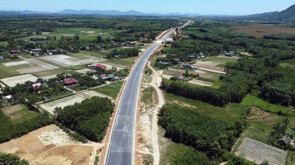 Tuyến cao tốc Quốc lộ 45-Nghi Sơn có tổng mức đầu tư hơn 5.500 tỷ đồng. (Ảnh: Huy Hùng/TTXVN)