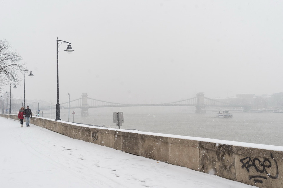 Tuyết rơi dày ở Budapest, Hungary, ngày 8/1/2019. (Ảnh: THX/TTXVN)