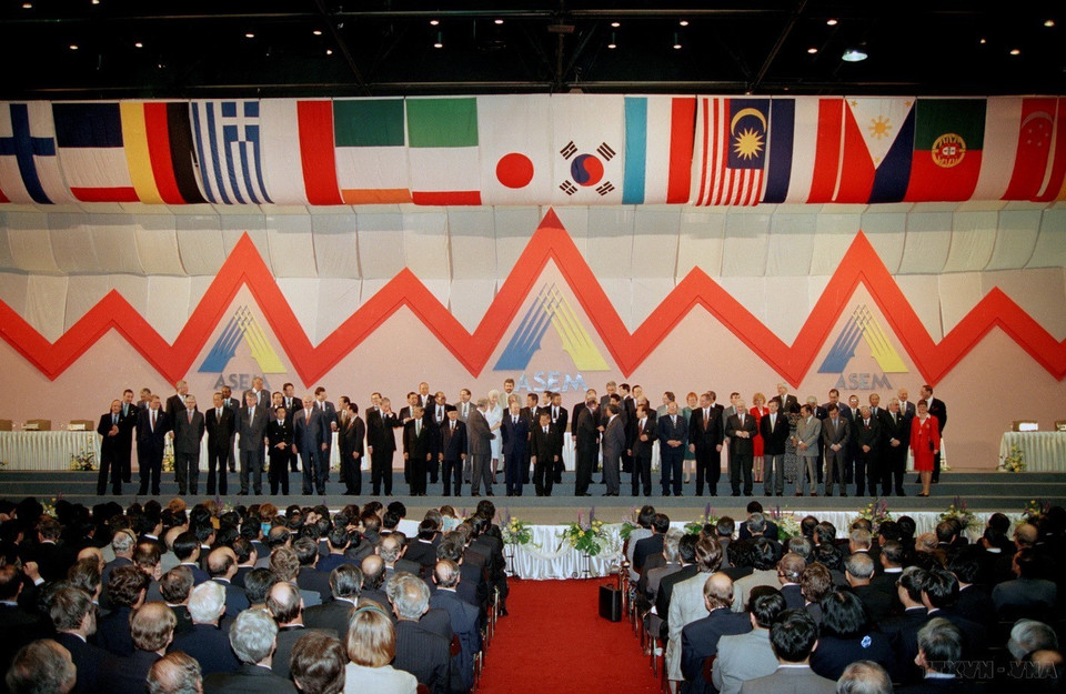 Việt Nam gia nhập Diễn đàn hợp tác Á-Âu (ASEM), còn gọi là Hội nghị thượng đỉnh Á-Âu, được chính thức thành lập vào năm 1996 trong hội nghị cấp cao đầu tiên tại Bangkok (1-2/3/1996). (Ảnh: TTXVN)