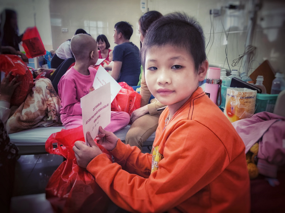 Các em không may mắc căn bệnh ung thư từ nhỏ này đều có gia cảnh vô cùng khó khăn. (Ảnh: Xuân Mai/Vietnam+)