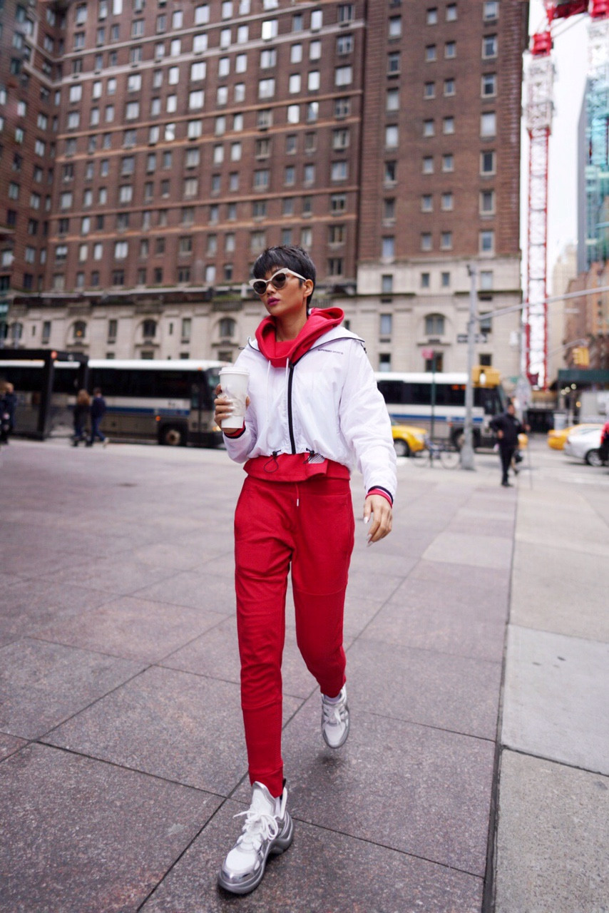 Những sải chân tự tin trên đường phố New York. (Ảnh: Nguyễn Tuấn Khôi/Vietnam+)