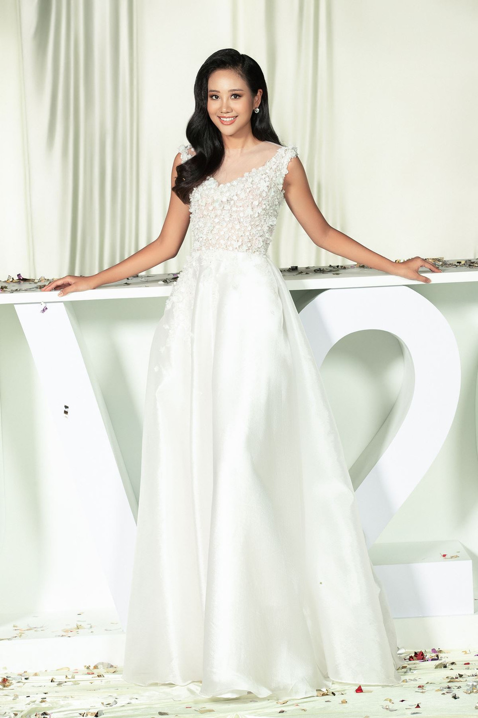  Bên cạnh đó, sự xuất hiện của Hoa hậu Hoàn vũ Hàn Quốc 2018 – Ji Hyun chính là điểm thú vị của bộ ảnh. (Ảnh: CTV/Vietnam+)