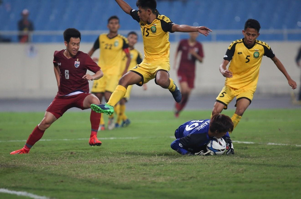 Một tình huống bắt bóng thành công của thủ thành đội tuyển Brunei. (Ảnh: Trọng Đạt/TTXVN)