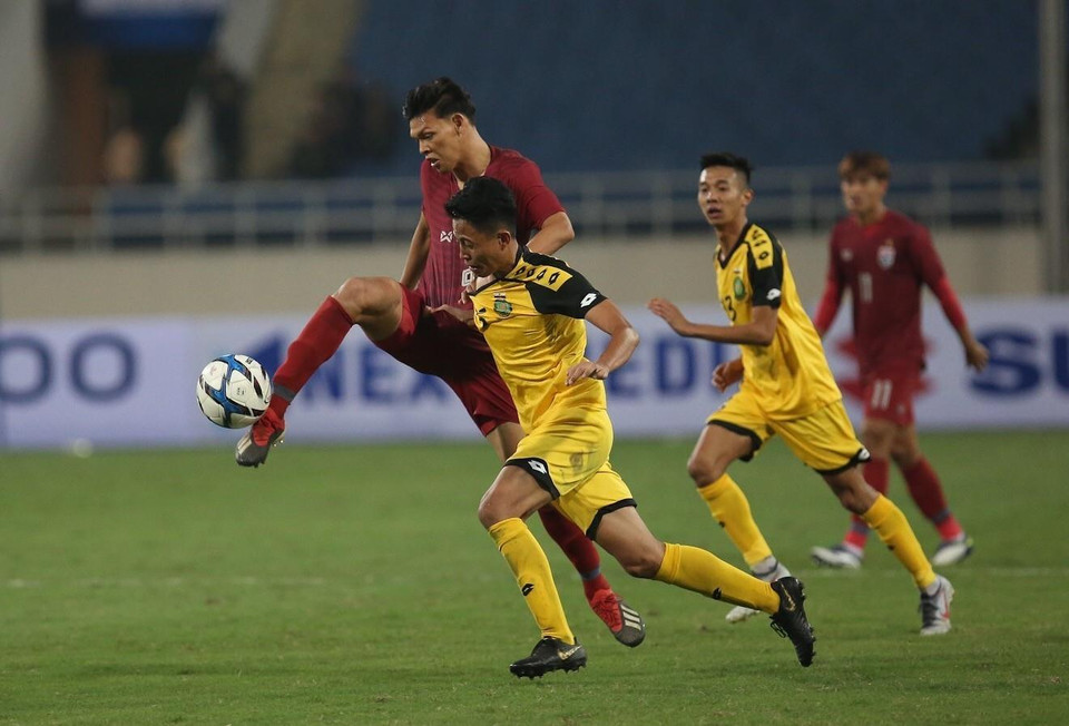 Pha khống chế bóng của cầu thủ Thái Lan. (Ảnh: Trọng Đạt/TTXVN)