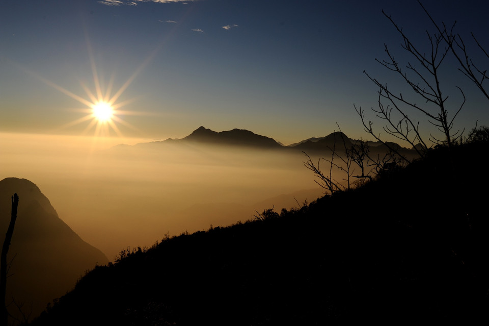 Nằm ở giữa hai tỉnh Lào Cai và Lai Châu, Bạch Mộc Lương Tử là tên một trong những dãy núi thuộc Hoàng Liên Sơn và hiện đã được đổi lại thành Kỳ Quan San. (Ảnh: Mai Mai/Vietnam+)