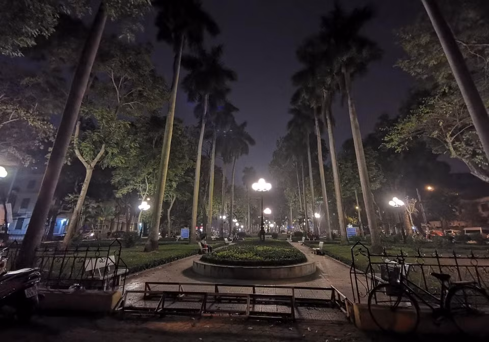 Tình trạng ô nhiễm bụi thường tăng cao tập trung vào thời gian mùa Đông, đầu Xuân và vào những thời điểm chuyển mùa. Đây cũng là hiện tượng thường gặp trong nhiều năm qua. (Ảnh: Thành Đạt/TTXVN)