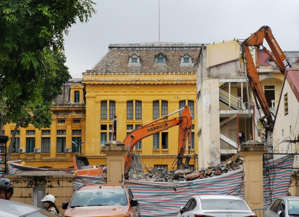 Các công trình đang xây dựng phát sinh bụi. (Ảnh: Thành Đạt/TTXVN)