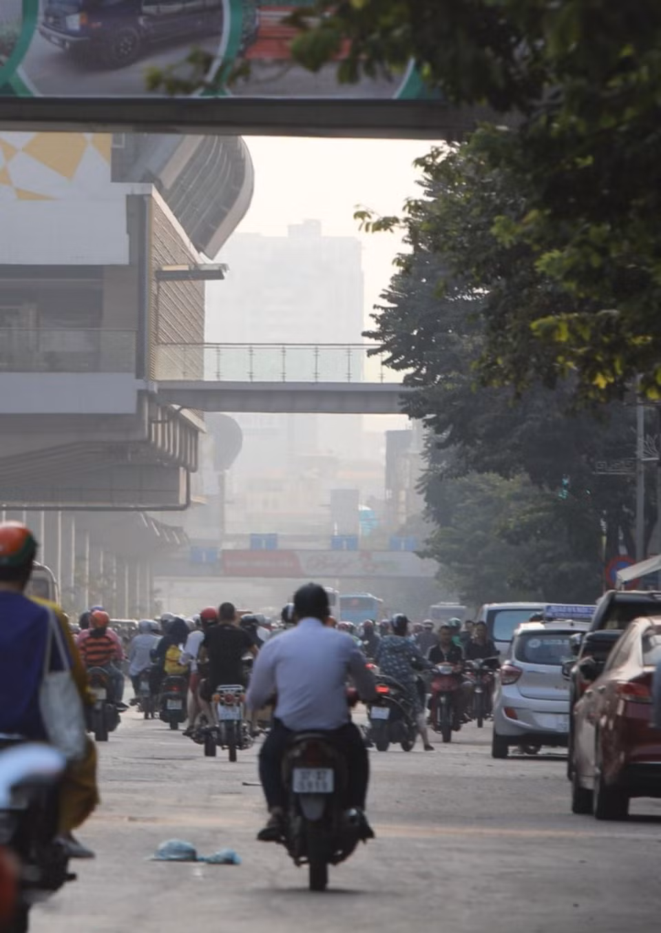 Tình trạng ô nhiễm bụi thường tăng cao tập trung vào thời gian mùa Đông, đầu Xuân và vào những thời điểm chuyển mùa. Đây là hiện tượng thường gặp trong nhiều năm qua. (Ảnh: Thành Đạt/TTXVN)