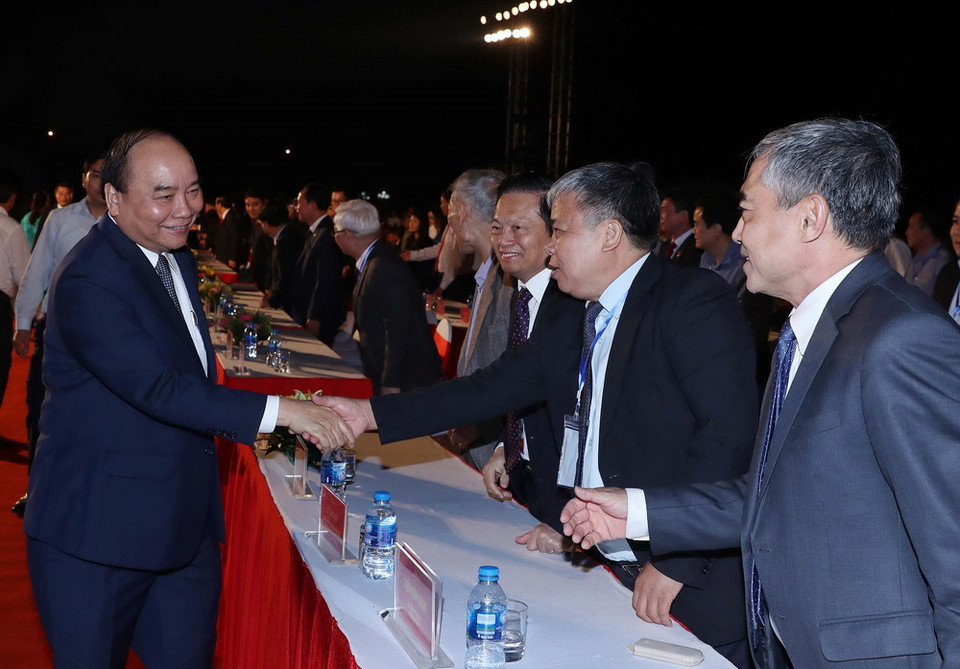 Thủ tướng Nguyễn Xuân Phúc và các đại biểu dự Lễ kỷ niệm. (Ảnh: Thống Nhất/TTXVN)