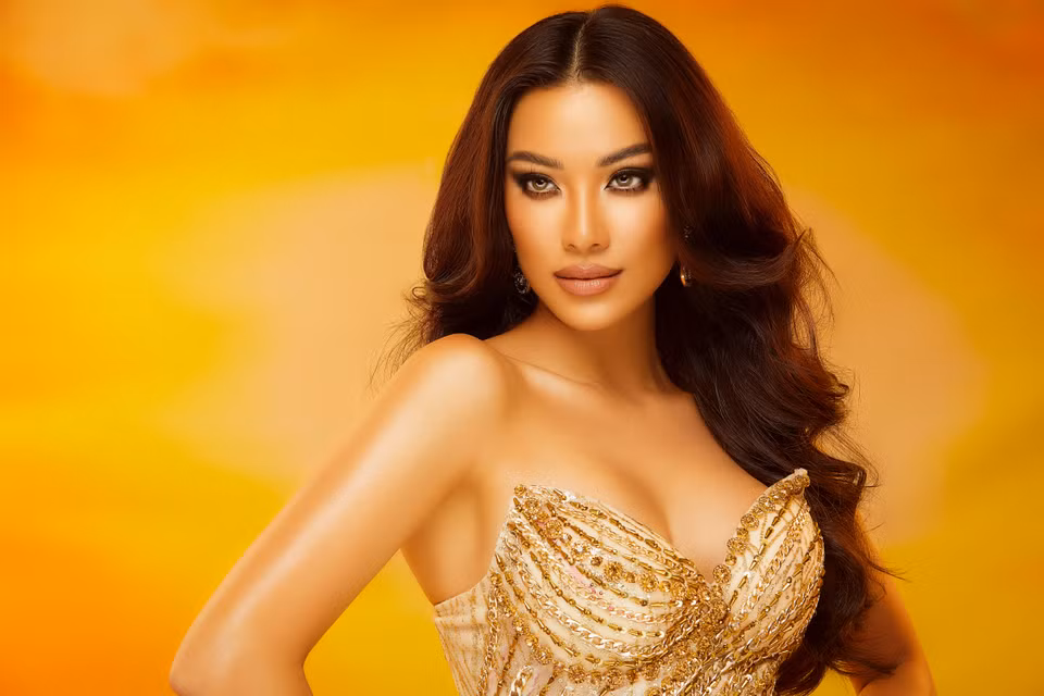 Á hậu Siêu quốc Gia Nguyễn Huỳnh Kim Duyên vừa tung bộ ảnh mới khoe nhan sắc tựa nữ thần trong trang phục màu vàng rực rỡ, ghi dấu chiến thắng tại Miss Supranational 2022. (Ảnh: CTV/Vietnam+)