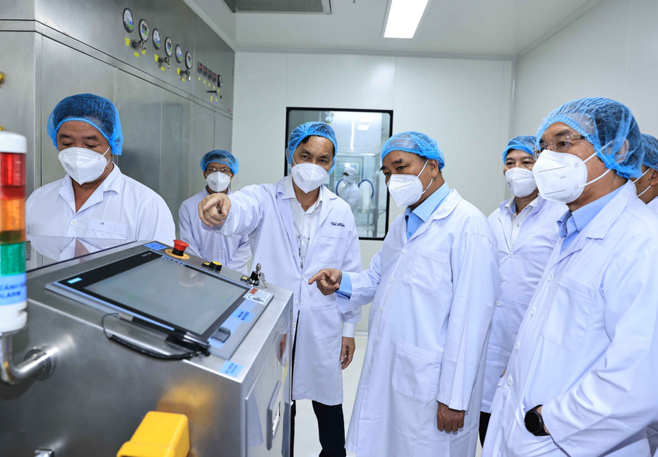 Loại vaccine Nanocovax đang được thử nghiệm giai đoạn 3 và đang ở giai đoạn 3A, còn tiếp tục thực hiện giai đoạn 3B. (Ảnh: Thống Nhất/TTXVN)