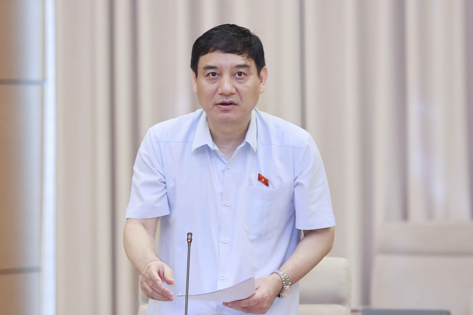 Chủ nhiệm Ủy ban Văn hóa, Giáo dục của Quốc hội Nguyễn Đắc Vinh phát biểu. (Ảnh: Doãn Tấn/TTXVN)