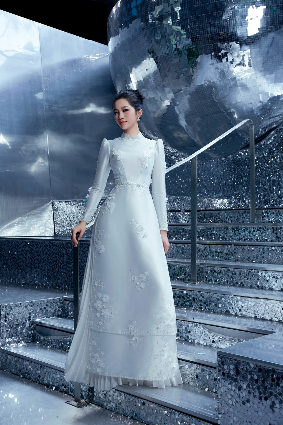 Mỗi người đều mang vẻ đẹp riêng, dù là thí sinh giàu kinh nghiệm hay là người mới, các “chiến minh” nhan sắc đều khẳng định bản lĩnh trong cách xử lý bộ trang phục. (Ảnh: CTV/Vietnam)