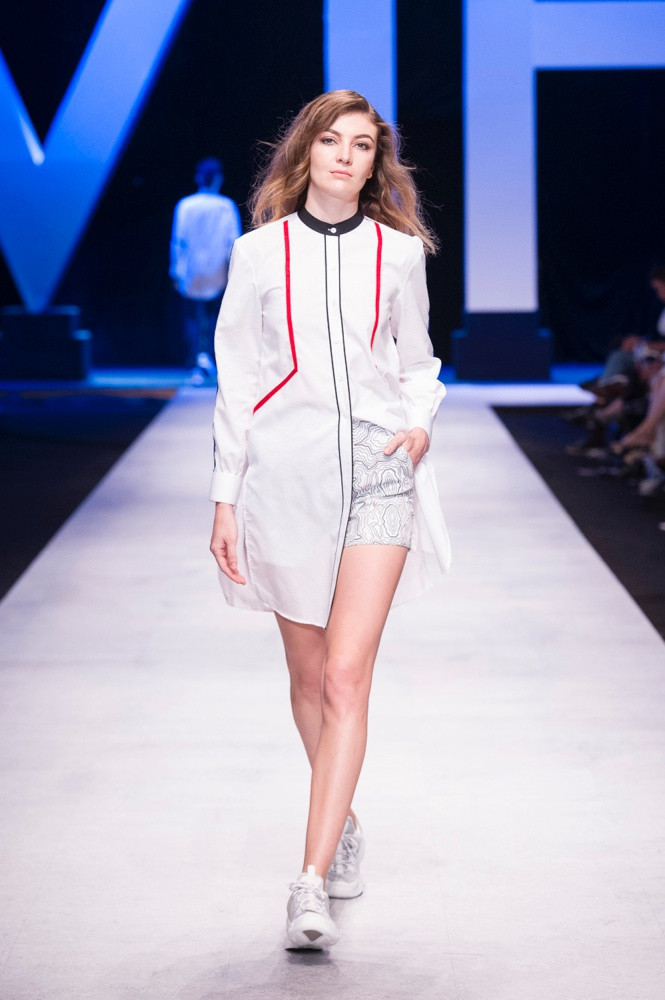 Các thiết kế sử dụng họa tiết cánh buồm căng gió, những chiếc mỏ neo, kết hợp với họa tiết đang thịnh hành trong làng thời trang như kẻ sọc, ca rô. (Ảnh: BTC)