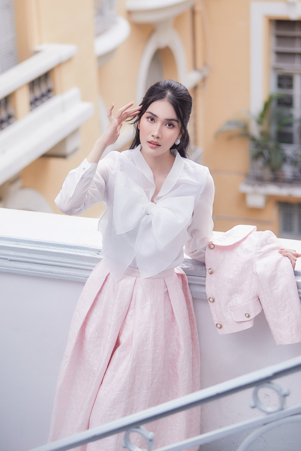 Để đồng hành và quảng bá các hoạt động của Tuần lễ Du lịch, mới đây nàng hậu đã đăng tải bộ ảnh đẹp và lãng mạn trong vai trò mới. (Ảnh: CTV/Vietnam+)