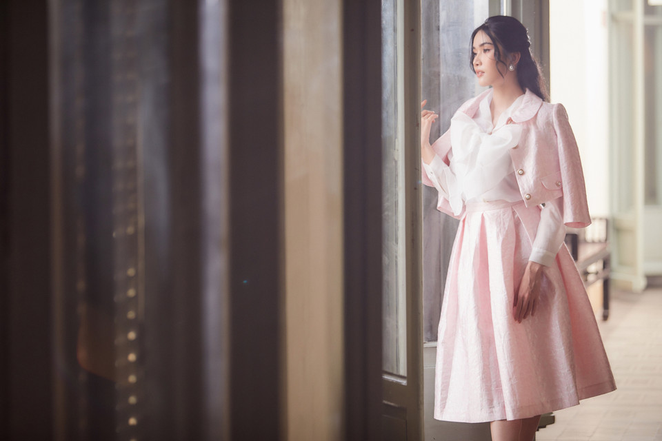 Mới đây, ‘Á hậu học giỏi’ lại gây chú ý khi trở thành gương mặt đại diện cho Sài Gòn trong vai trò đại sứ Tuần lễ Du lịch ‘Thành phố Hồ Chí Minh-Thành phố tôi yêu.’ Chương trình kết hợp du lịch cùng những trải nghiệm, khám phá Sài Gòn của giới trẻ cũng như thu hút sự chú ý của khách du lịch góp phần giúp phục hồi nền kinh tế xanh Thành phố Hồ Chí Minh hậu giãn cách. (Ảnh: CTV/Vietnam+)