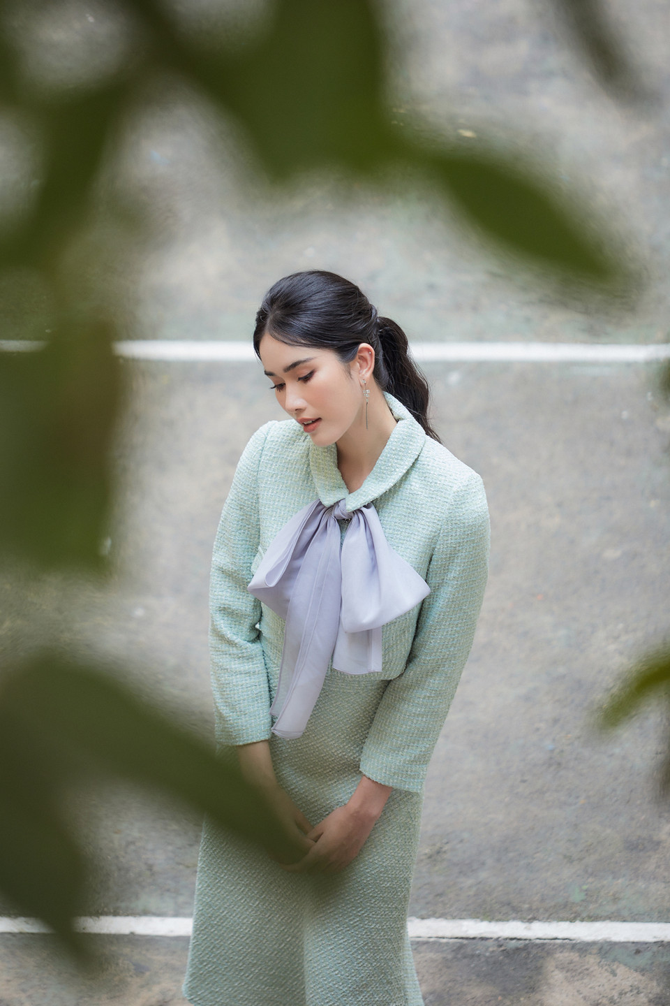 Cùng ngắm vẻ đẹp của Phương Anh hài hòa giữa không gian cổ điển của Bảo tàng Mỹ thuật Thành phố Hồ Chí Minh. (Ảnh: CTV/Vietnam+)