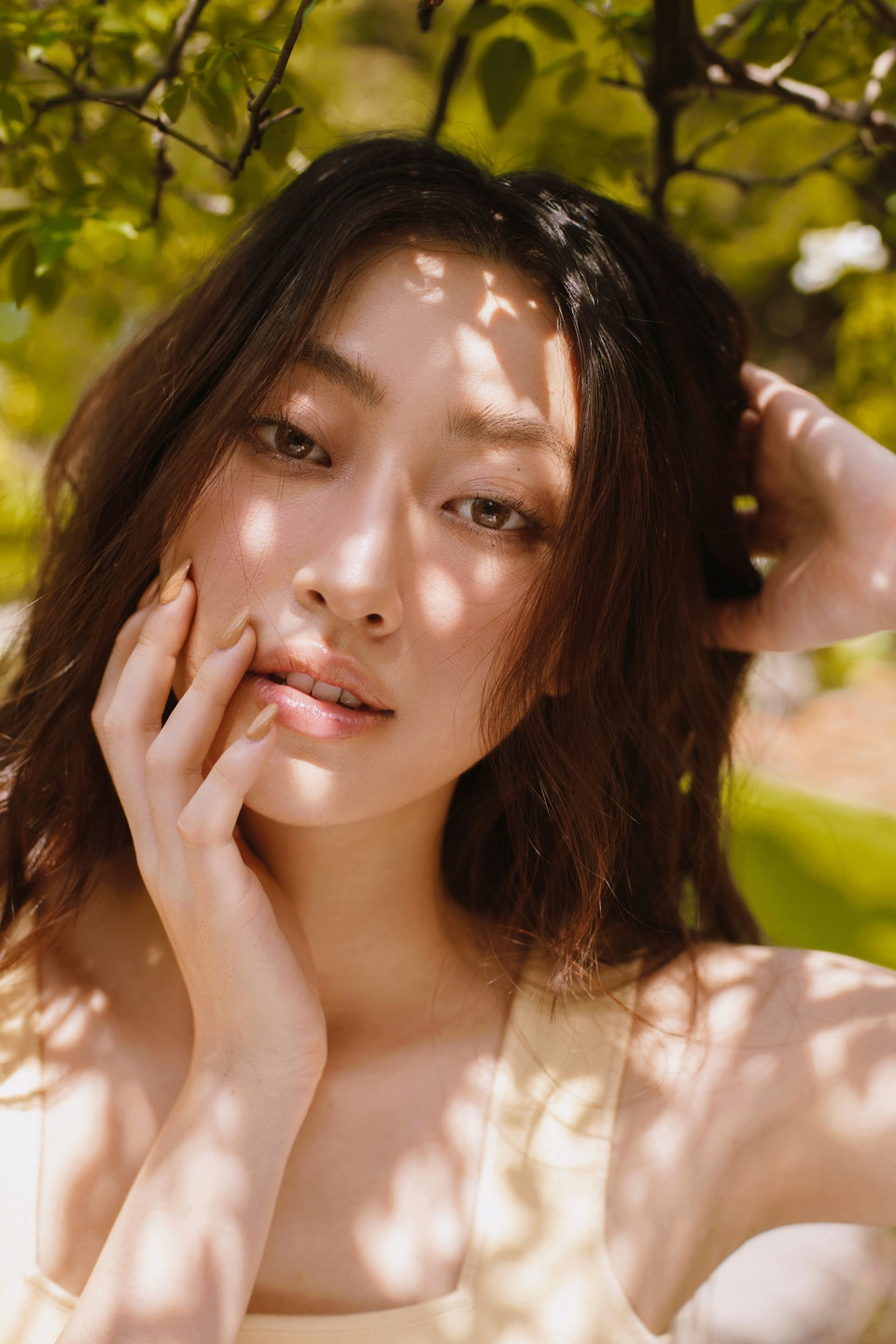 Đặc việt, tại Miss World Vietnam 2021 cô vừa đảm nhận vai trò đại sứ vừa trở thành giám khảo cuộc thi. Hoa hậu còn chứng tỏ được năng lực khi tự mua nhà ở tuổi 20, làm đại sứ nhiều thương hiệu, trở thành giám đốc dự án của một công ty bất động sản, được ‘chọn mặt gửi vàng’ trên các sàn diễn thời trang hàng đầu… (Ảnh: CTV/Vietnam+)