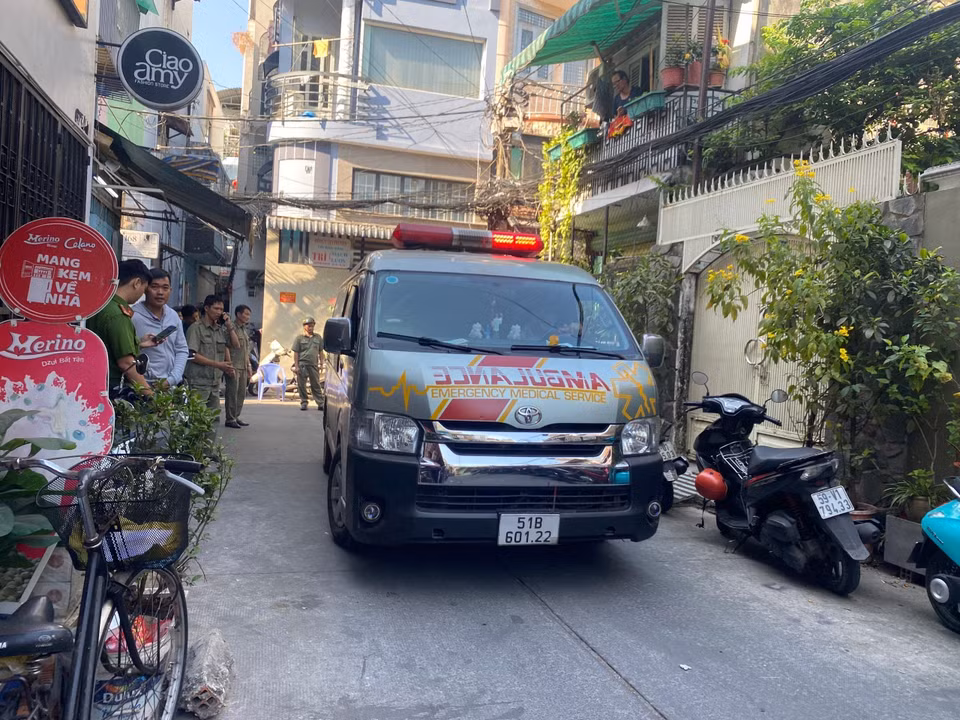 Lực lượng chức năng xác định có 4 người tử vong và hiện chưa thống kê được thiệt hại về tài sản. (Ảnh: TTXVN phát)