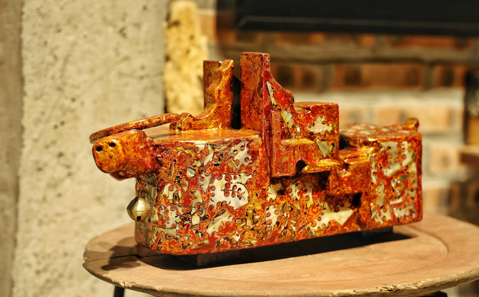 Cùng chiêm ngưỡng một số mẫu trong bộ sưu tập 1010 con trâu sơn mài đang tiếp tục được hoàn thiện của nghệ nhân Nguyễn Tấn Phát. (Ảnh: Xuân Mai/Vietnam+)