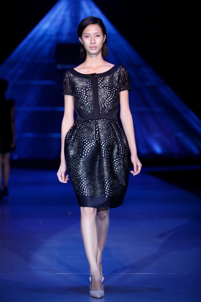 Vẩy lên để tạo ra ngôn ngữ thời trang mới cho thế giới. (Ảnh: BTC)