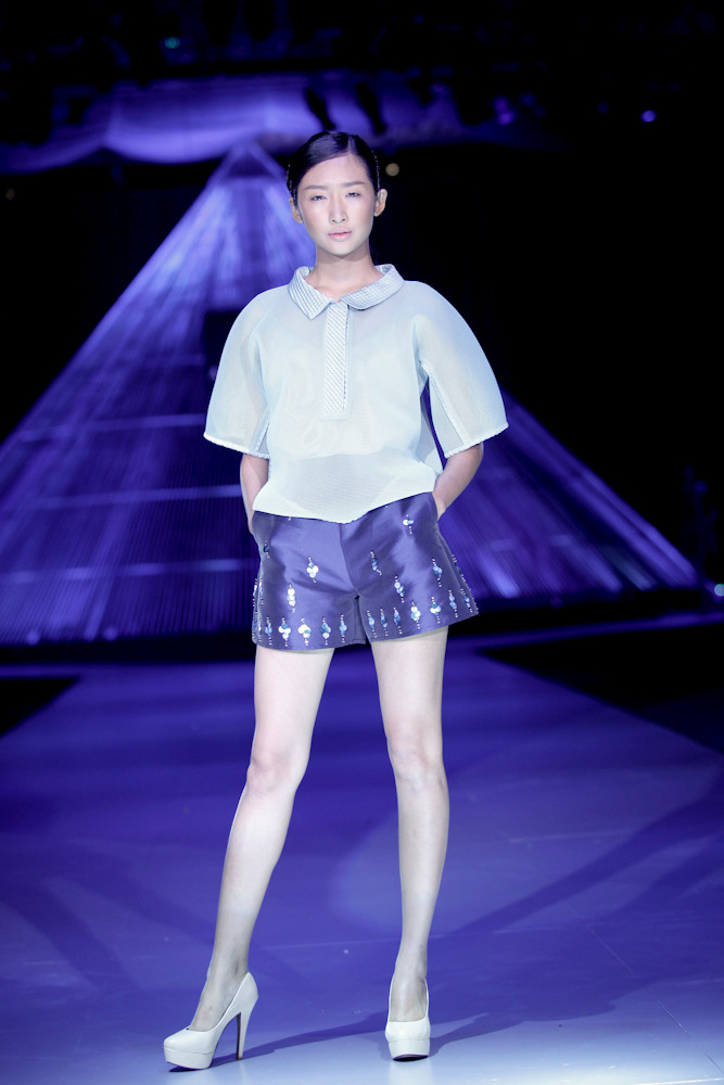 Nhà thiết kế Antonio Grimaldi là người trình làng bộ sưu tập cuối cùng trong ngày thứ 4 của Tuần lễ Thời trang quốc tế Việt Nam. (Ảnh: BTC)