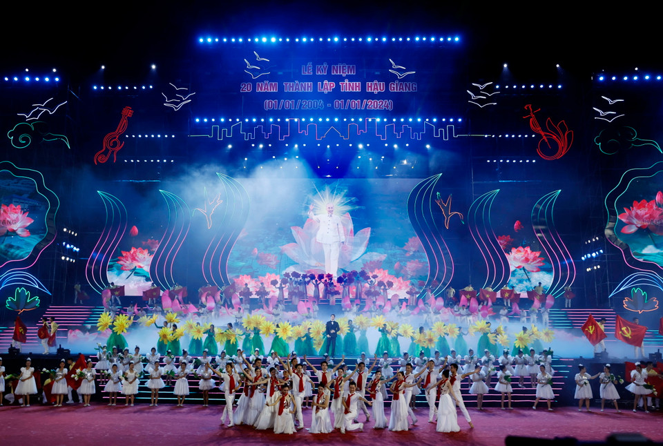 Chương trình nghệ thuật chào mừng Lễ Kỷ niệm. (Ảnh: Thống Nhất/TTXVN)