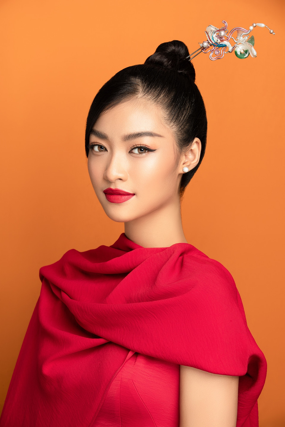 Á hậu Kiều Loan thể hiện hình ảnh trẻ trung và dịu dàng. (Ảnh: CTV/Vietnam+)