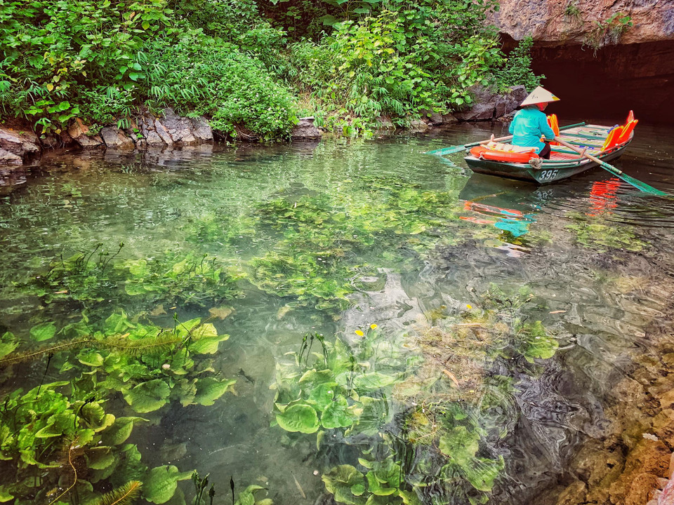 Tràng An, nơi tạo nên mạch nối giữa quá khứ với hiện tại, giữa lịch sử với cảnh quan, giữa thiên nhiên với con người, đã trở thành biểu tượng của văn hóa Việt Nam đang trên đà phát triển. (Ảnh: Xuân Mai/Vietnam+)