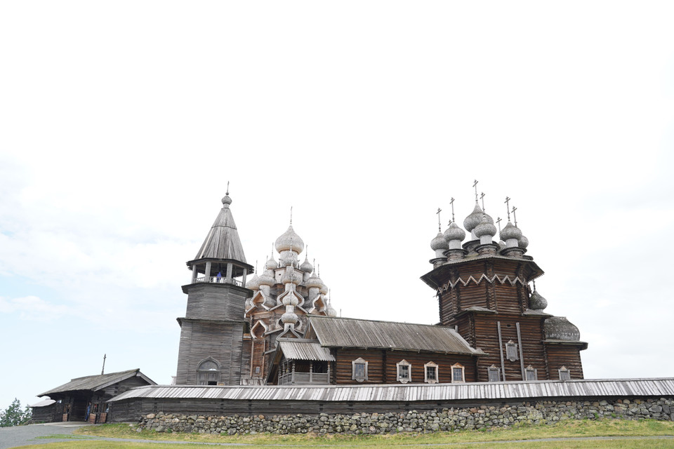 Quần thể nhà thờ gỗ Kizhi Pogost đã được đưa vào Danh sách Di sản Văn hóa và Thiên nhiên Thế giới của UNESCO. (Ảnh: Duy Trinh/TTXVN)