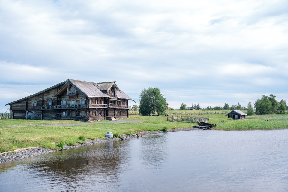 Ngôi nhà của người nông dân trên đảo Kizhi. (Ảnh: Duy Trinh/TTXVN)