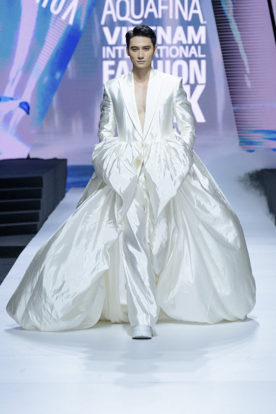 Thiết kế cao cấp lấy cảm hứng từ vẻ đẹp tinh khiết của nước. (Ảnh: PV/Vietnam+)