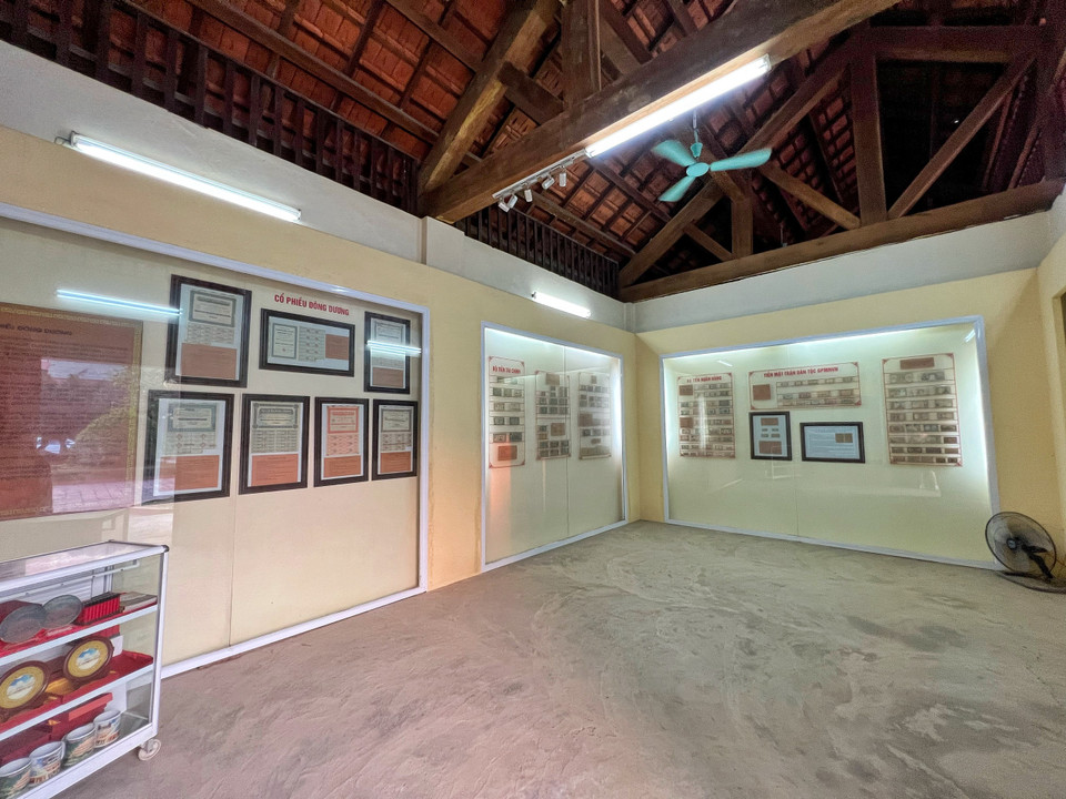 Năm 2007, nhà máy in tiền đầu tiên của Việt Nam được Bộ Văn hóa, Thể thao và Du lịch xếp hạng di tích cấp Quốc gia. Với những dấu ấn lịch sử và ý nghĩa đặc biệt, vào ngày 14/2/2014, khu di tích lịch sử Nhà máy in tiền tại đồn điền Chi Nê (giai đoạn 1946-1947) đã được trao kỷ lục Guiness Việt Nam là Nhà máy in tiền đầu tiên. (Ảnh: Mai Mai/Vietnam+)