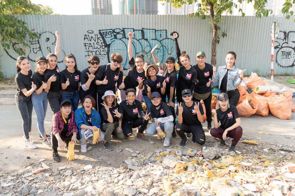  Có thể nói, 'Thử thách dọn rác' giờ đây không chỉ là phong trào đơn thuần, mà đã tạo nên một làn sóng lan toả ý thức trong giới trẻ Việt Nam. (Ảnh: CTV/Vietnam+)